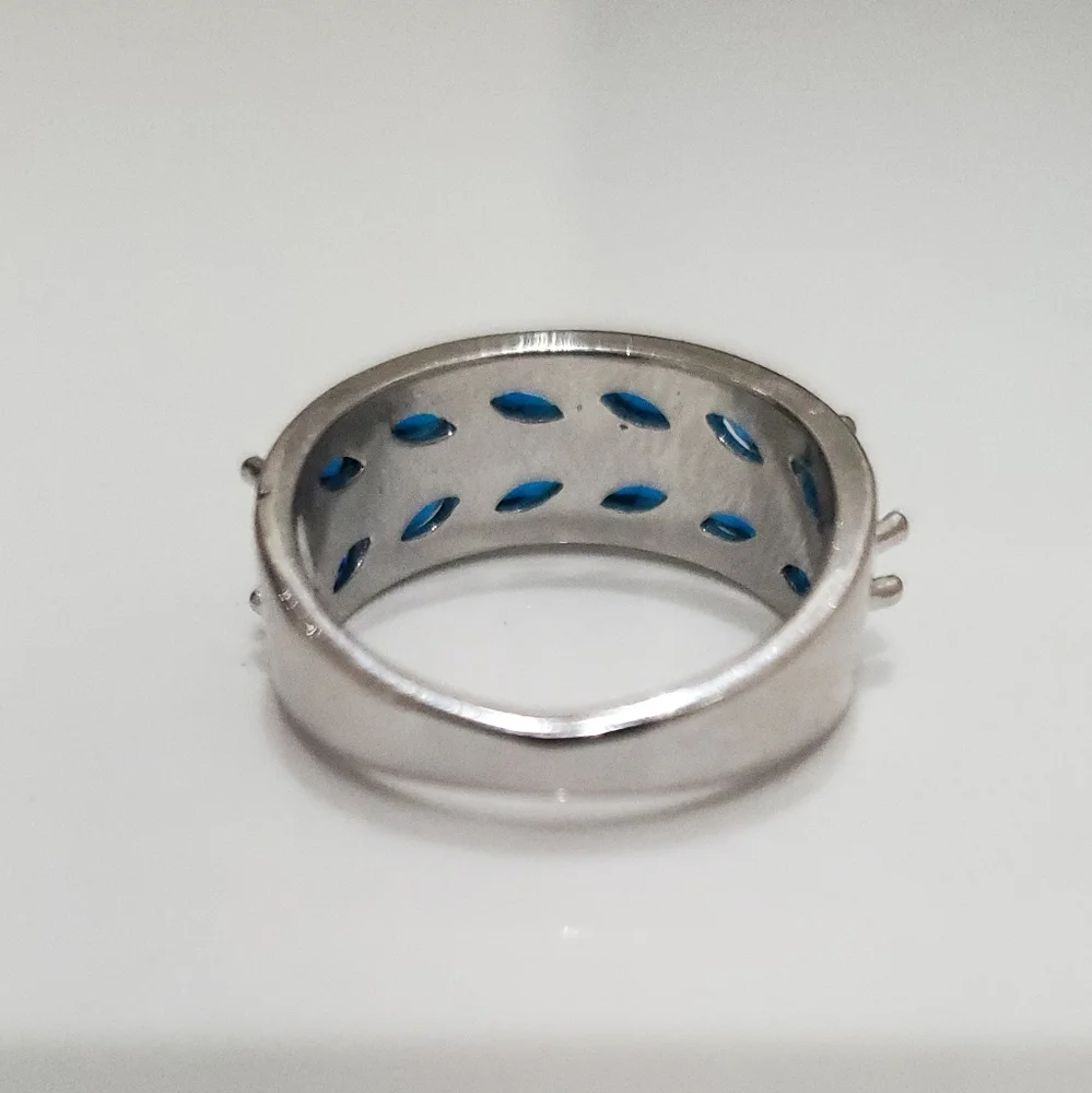 3.75 CTW Blue Sapphire Ring - Picture 5 of 6